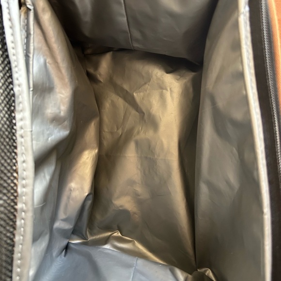 Carhartt Deluxe Dual Compartment
Insulated Lunch Cooler Bag - Picture 10 of 12